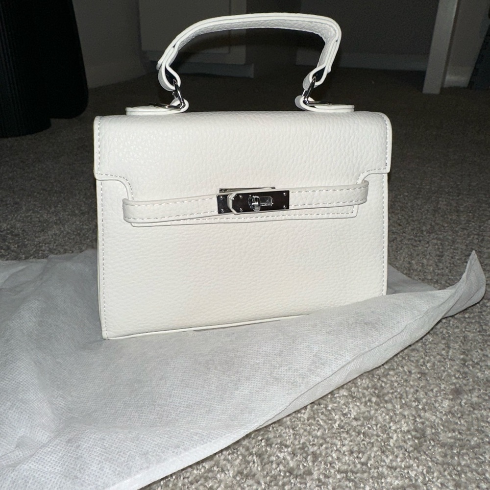 Elegant White Handbag